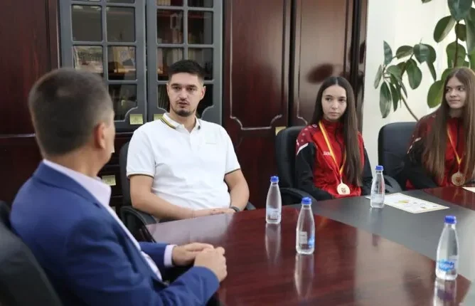 Kasami pret dy karateistet tetovare që do të përfaqësojnë Maqedoninë e Veriut në Botëror